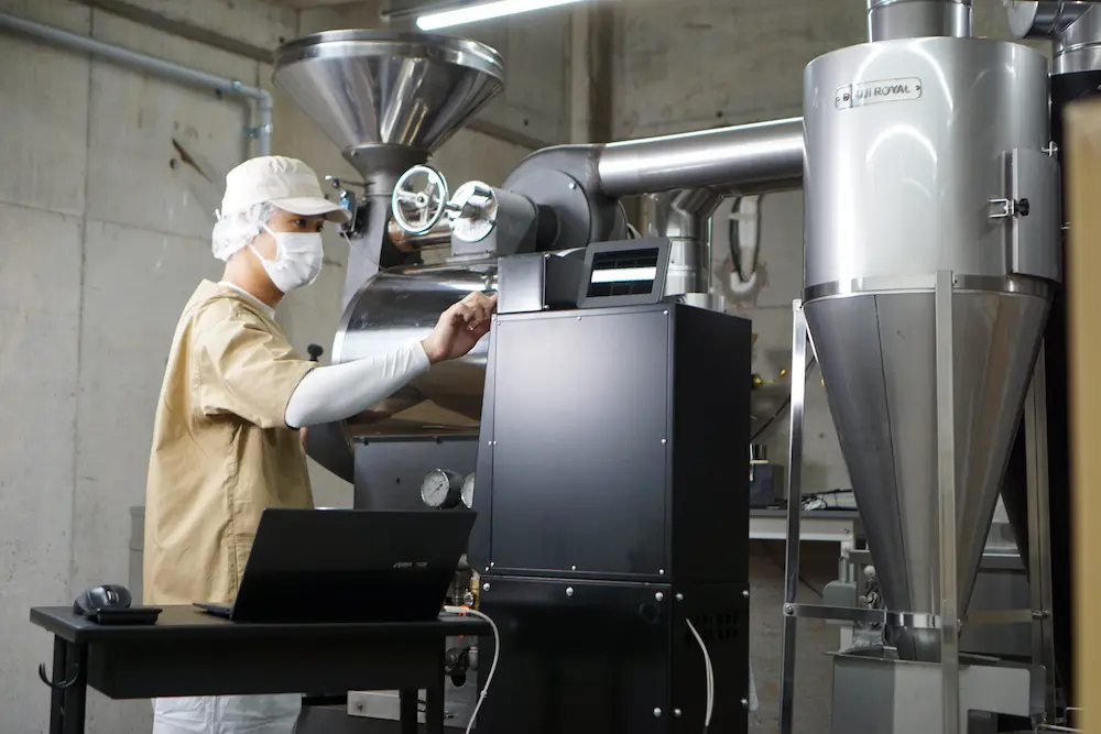 焙煎作業の様子