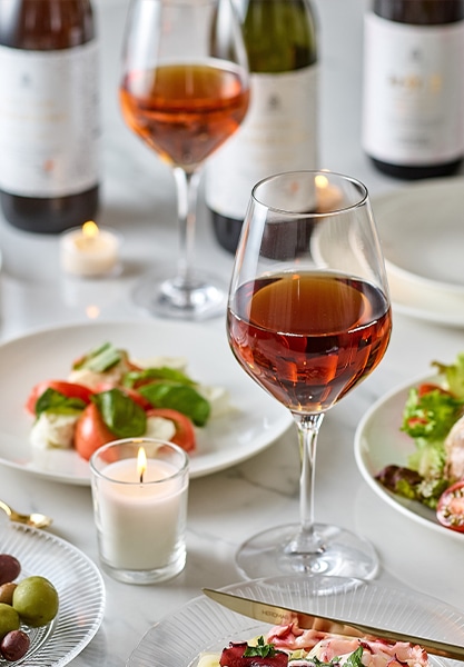 カプレーゼやオリーブオイルと紅茶