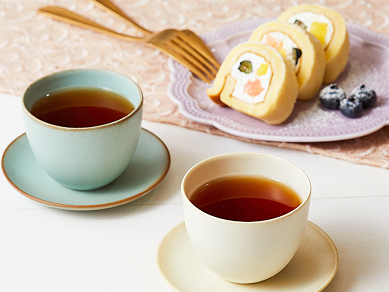 和紅茶とお菓子の写真