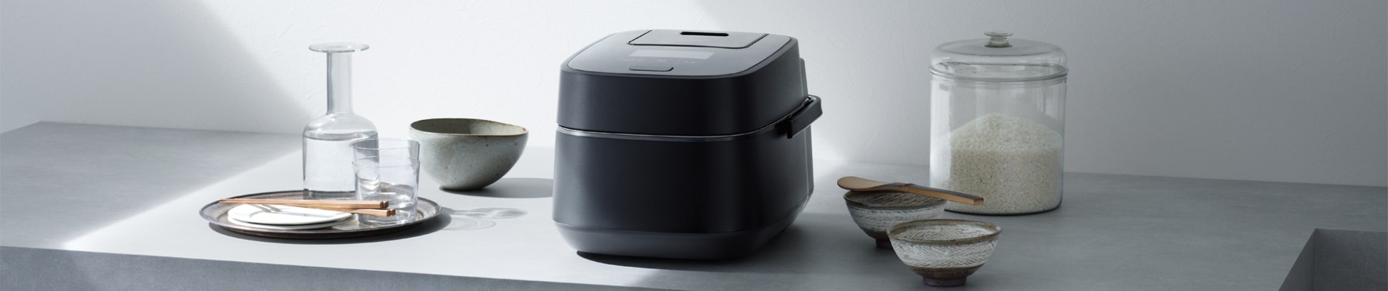 スチーム＆可変圧力IHジャー炊飯器 SR-VSX1シリーズの写真です。