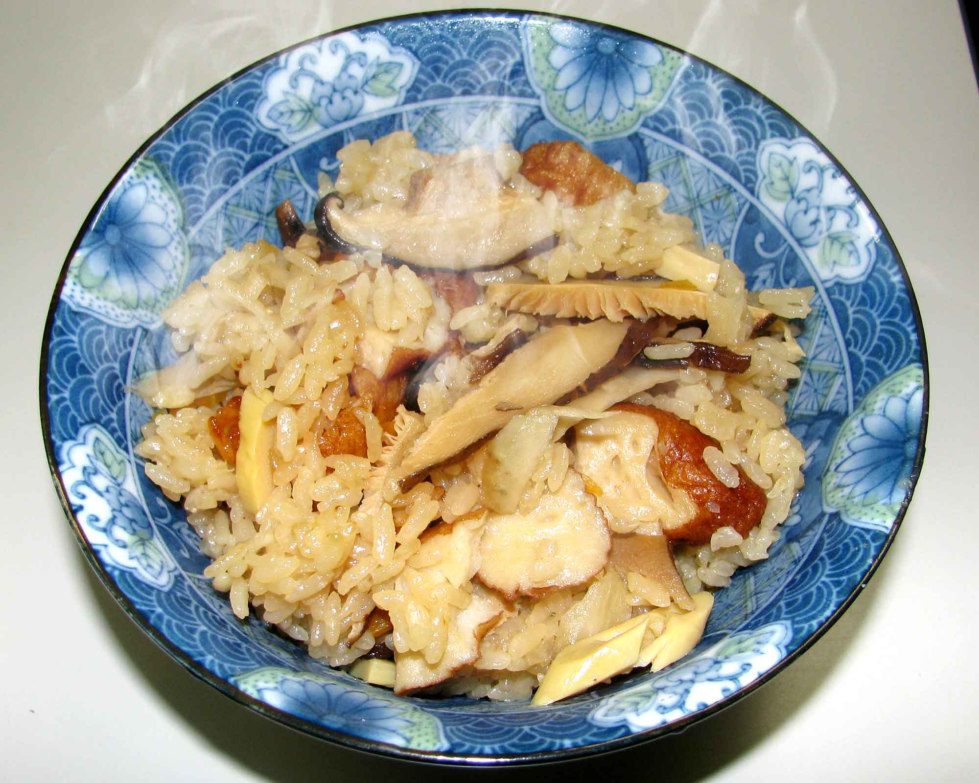 さつま揚げ入りの炊き込みご飯