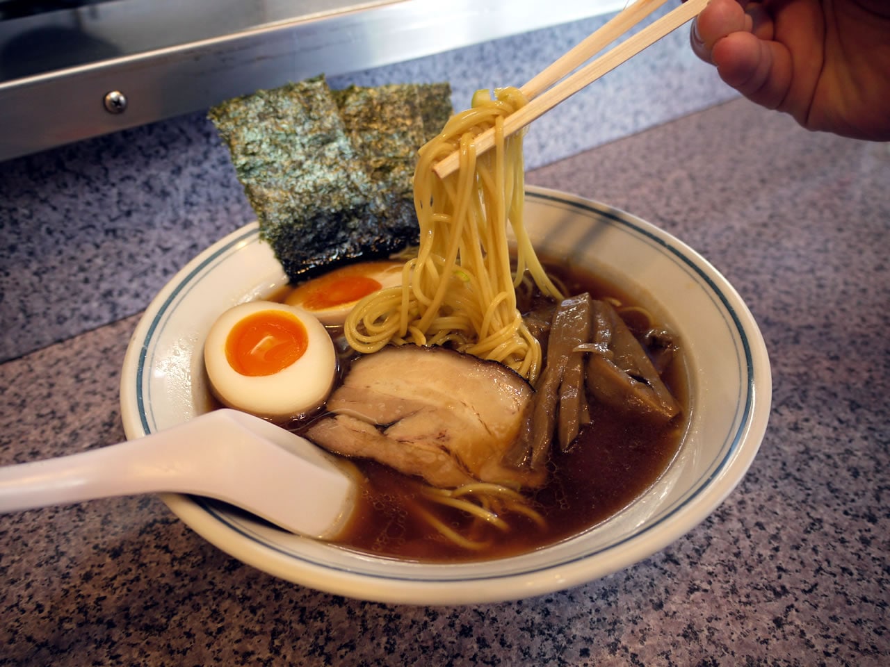 プロ生らーめん 本格ラーメンとんこつしょう油味 2人前 バラエティ プロ生ちゃん 食品 Oliospec