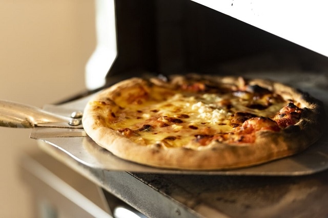手作りのピザを通販で全国へお届けするパンデュースが急速冷凍システム「プロトン」を解説