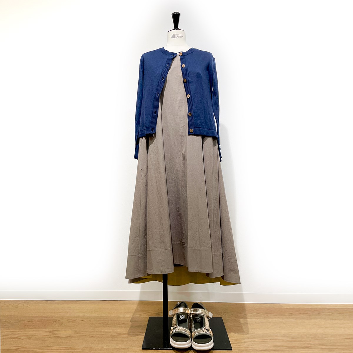 サマーセール再値下げ40 Off 21春夏 Rejoove レジューブ Rj 101 Rjn 003 Navy Kaki カーディガンセット ワンピース ネイビー カーキ Rejoove レジューヴ ストックマン 公式オンラインショップ Passage Du Stockman