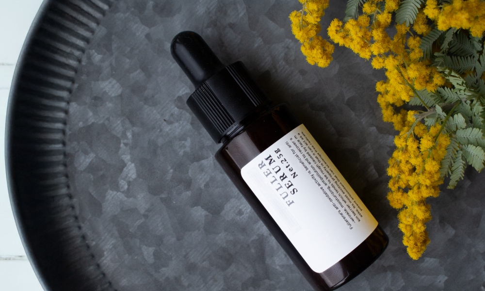 深いしわも改善するフラーレンを配合した美容液｜ ピーチピッグ