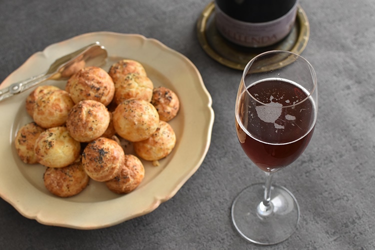 グジェールとワインの写真