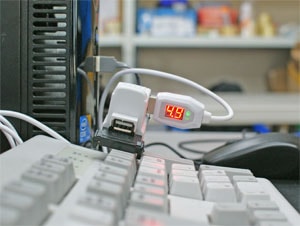 電流圧チェッカー付マイクロUSBケーブル