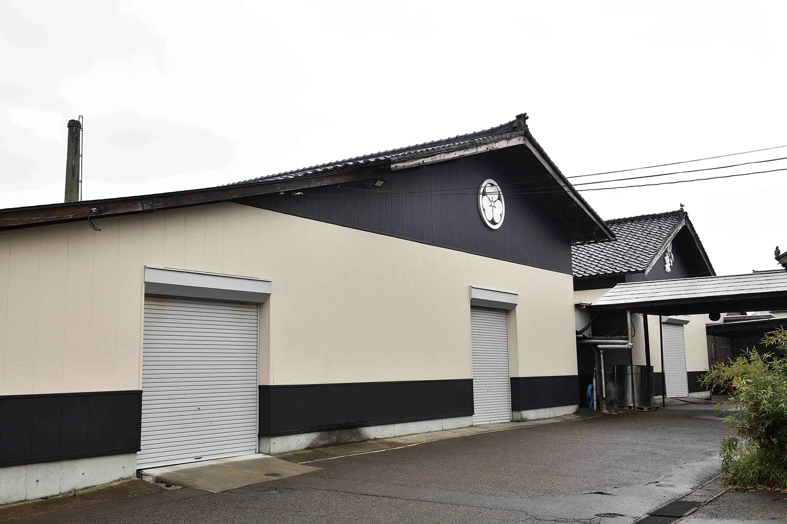 阿賀野市分田に建つ越つかの酒造の蔵