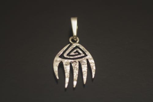 ホピペンダント ルーベン・ソフキー作 《ホピハンド》 ｜ POWWOW