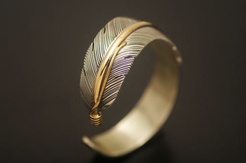 ナバホバングル ハーヴィー・メイス作 《中太フェザー/12KGF/NEW