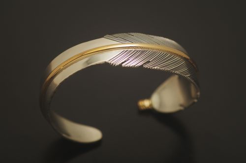 ナバホバングル ハーヴィー・メイス作 《中太フェザー/12KGF/NEW