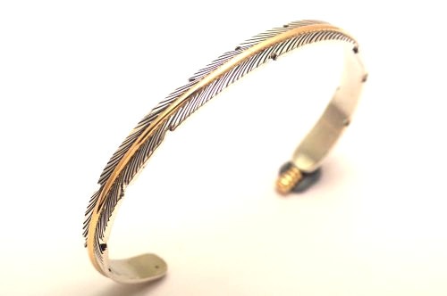 ナバホバングル ハーヴィー・メイス作 《フェザー/12KGF》 内周17.5cm