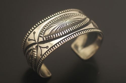 ナバホバングル ハリソン・ジム作 《パンプアウト/幅広サイズ/ヘビー