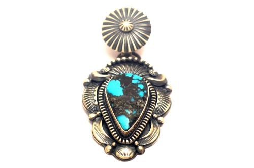 【POWWOWナゲッツ】 ナバホペンダント　デルバート・ゴードン作 《ガドバー》