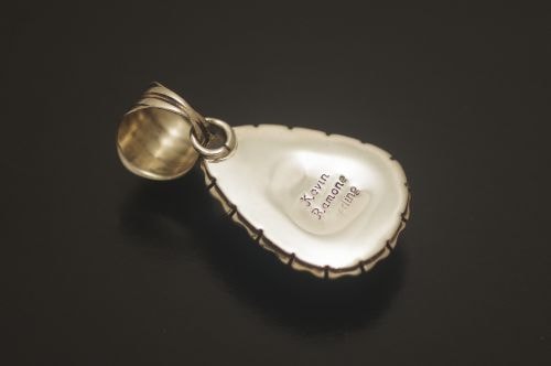 ナバホペンダント ケビン・ラモーン作 《キングマン》 ｜ POWWOW