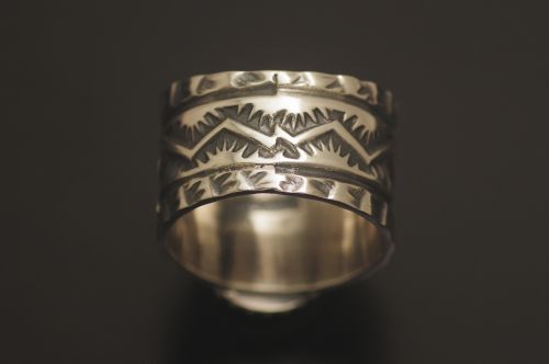 ナバホリング サンシャイン・リーブス作 《キングマン》 23号