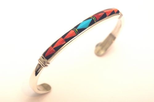 ズニ・インレイバングル Bailey Gia作 《ターコイズ＆スパイニー