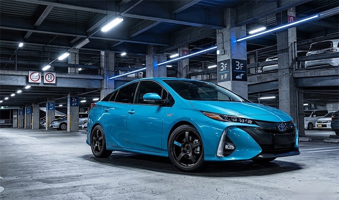 プリウスPHV用 グラムライツ 57 CR SPEC-M 18インチホイール＆タイヤ