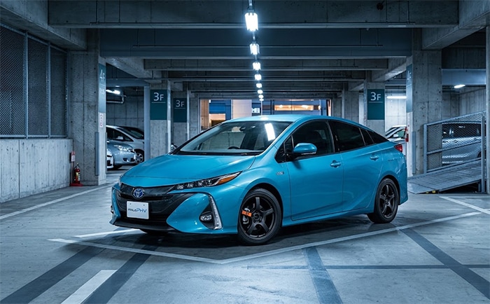 プリウスPHV用 グラムライツ 57 CR SPEC-D 18インチホイール＆タイヤ