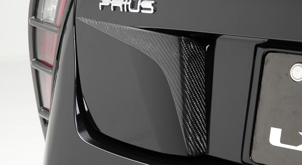プリウス50系専用 カーボンバックドアガーニッシュ LXモード