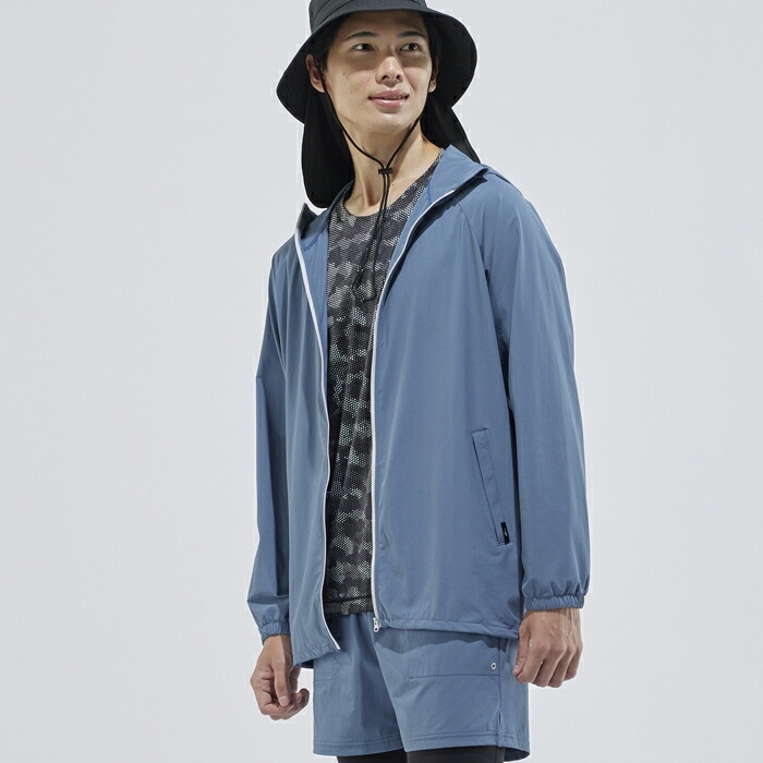 dwr509-model.jpg