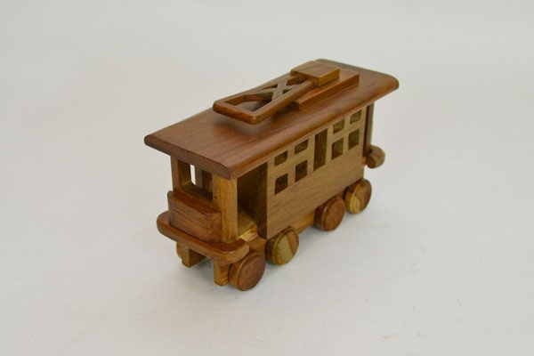 ウッドビークル 路面電車 木製 乗り物 おもちゃ 木の車