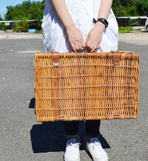 ラタンバスケット トランク 高級 牛革 大きなかご 太めのラタン 存在感 ...