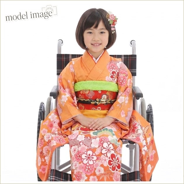 車いす用7歳女の子七五三楽チャック着物｜チャックを上げるだけの家族