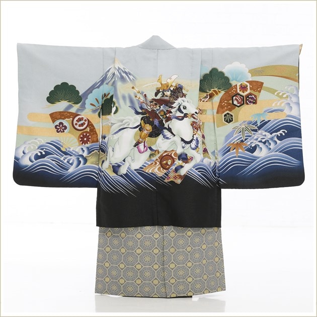 チャックを上げるだけ、パパもママもワンタッチ簡単着付け5歳男の子