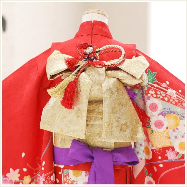 感動楽チャック7歳女の子着物、七五三や七草祝いはチャックを上げる