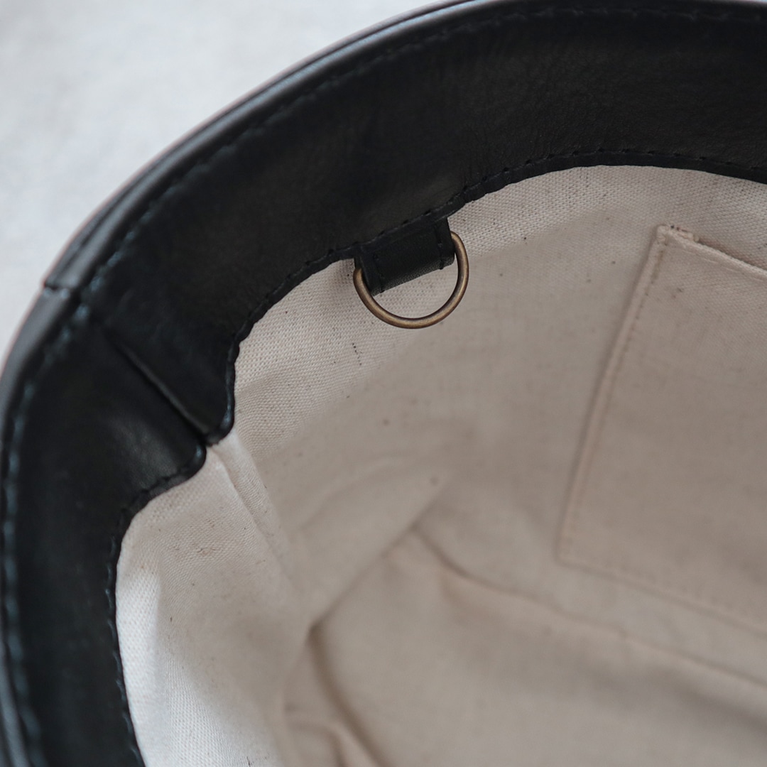 ワイドフラップトートのキーリング