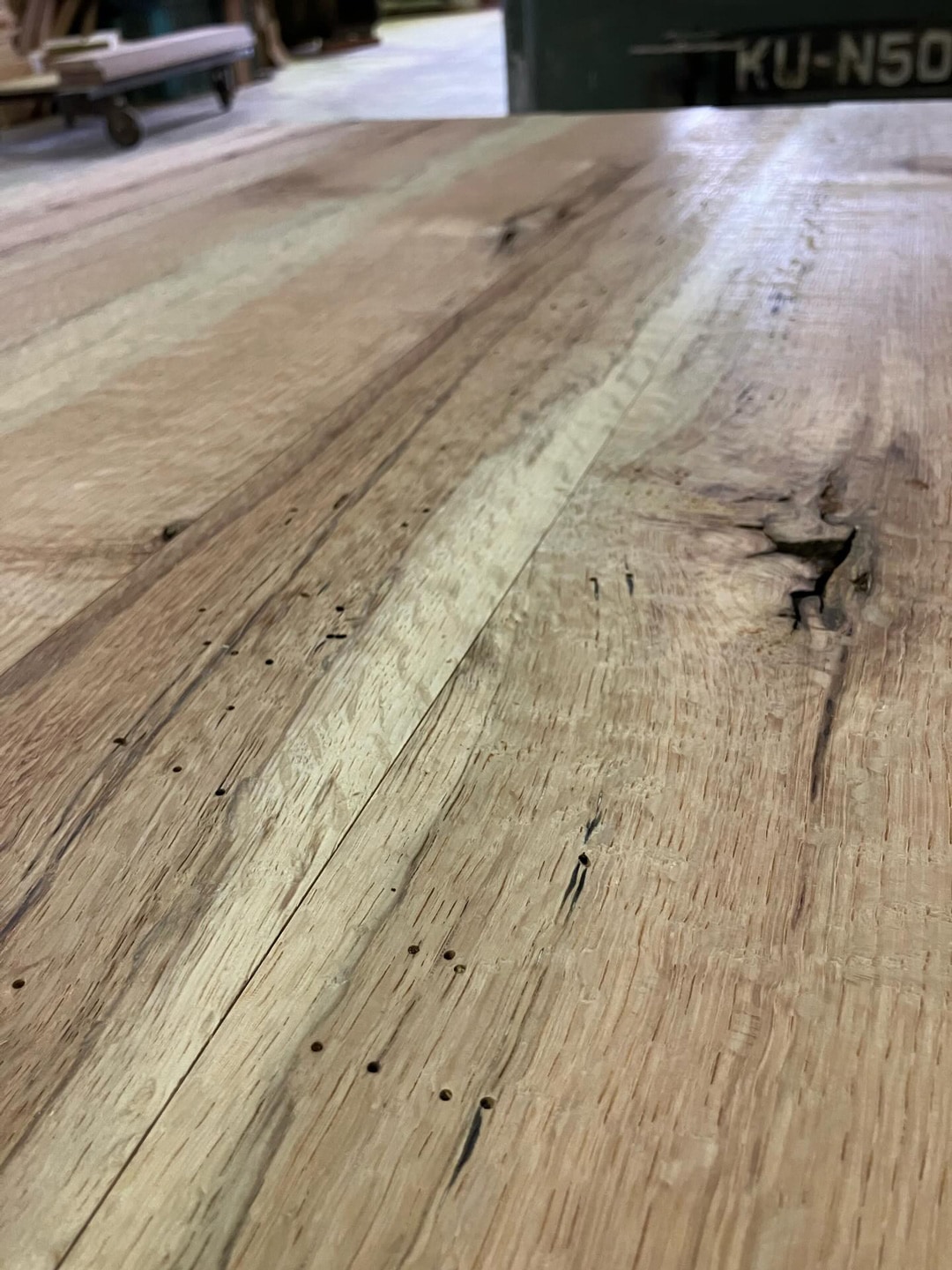 Alive coffee table|アライヴ コーヒーテーブル 讃岐産クヌギ 虫食い穴
