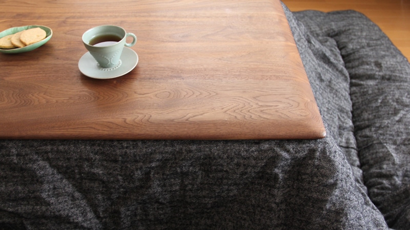 レニスコタツテーブル ウォールナット無垢材・エスピナコタツ布団のコーディネート例