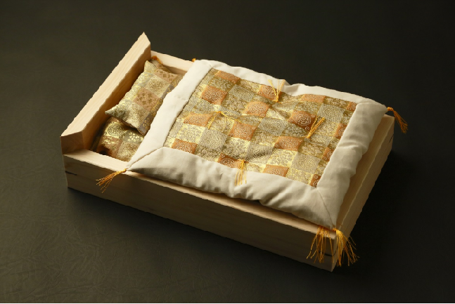 【金運アップ!】ご祈祷済み財布布団一式＆国産高級檜製専用ベッド 金運アップ!ご祈祷済み財布布団一式＆国産高級檜製専用ベッド