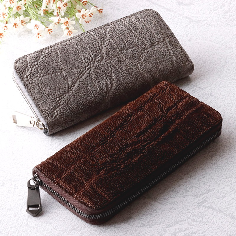 ラウンドファスナー長財布