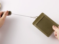 リール付き縦型IDカードケース