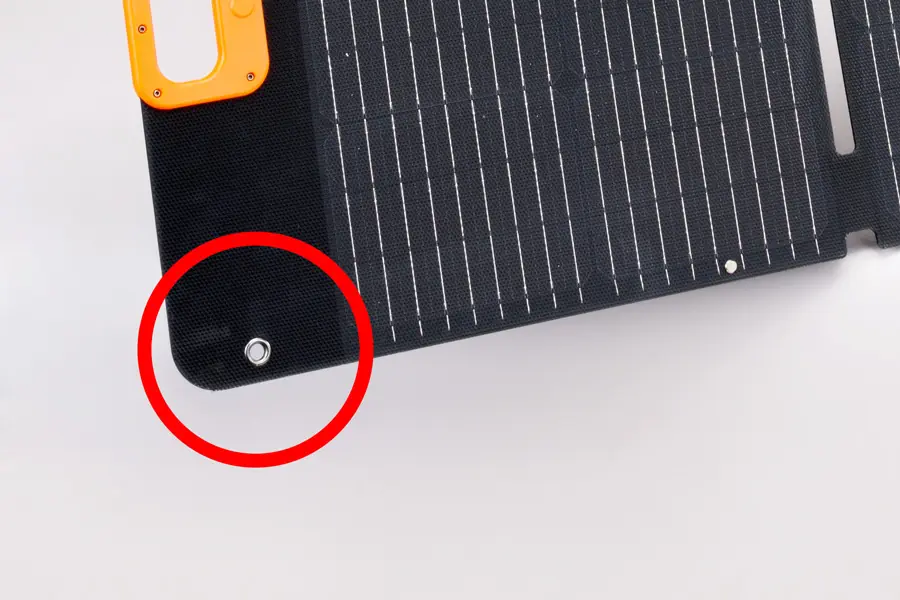 KOSHIN（工進）ソーラーパネル SL-110 ロープ・ペグを使用して安全に設置