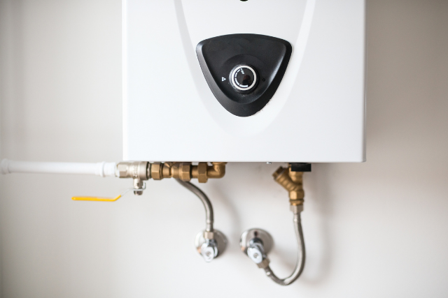 冬の朝にお湯が出ない！給湯器のトラブルと対策法