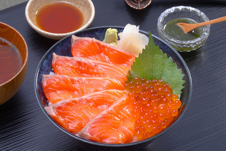 〈心治郎謹製〉サーモン＆イクラ海の親子丼