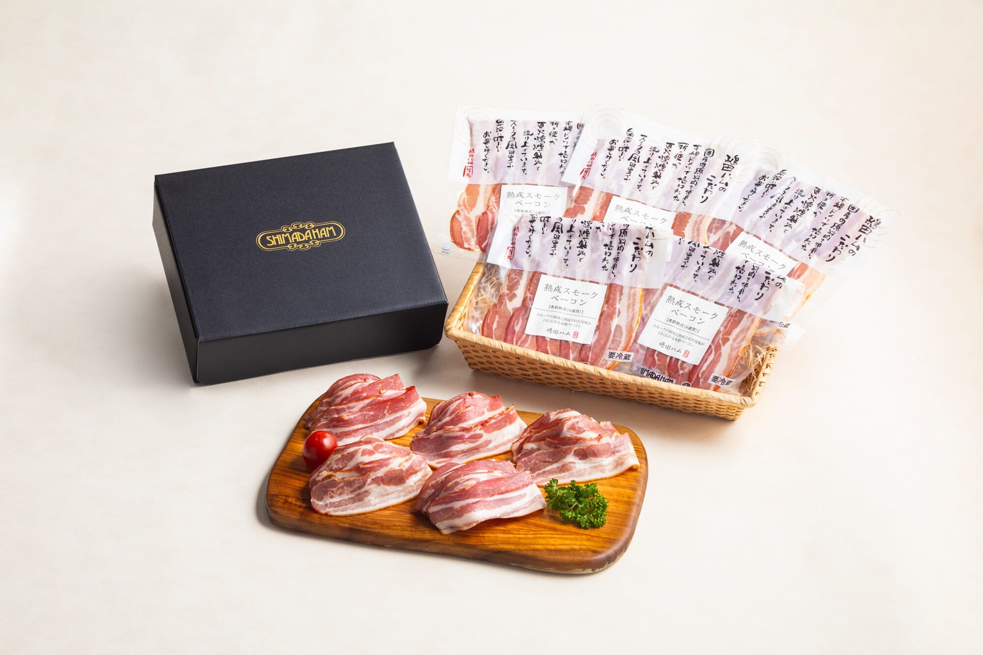 国産豚100% スモークベーコン　ギフト箱入り
