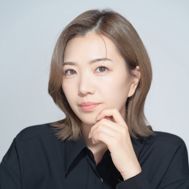 清原　佳彩美氏