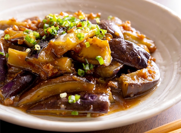 丸なすとひき肉の旨みを楽しめる麻婆なすのぷちおやき