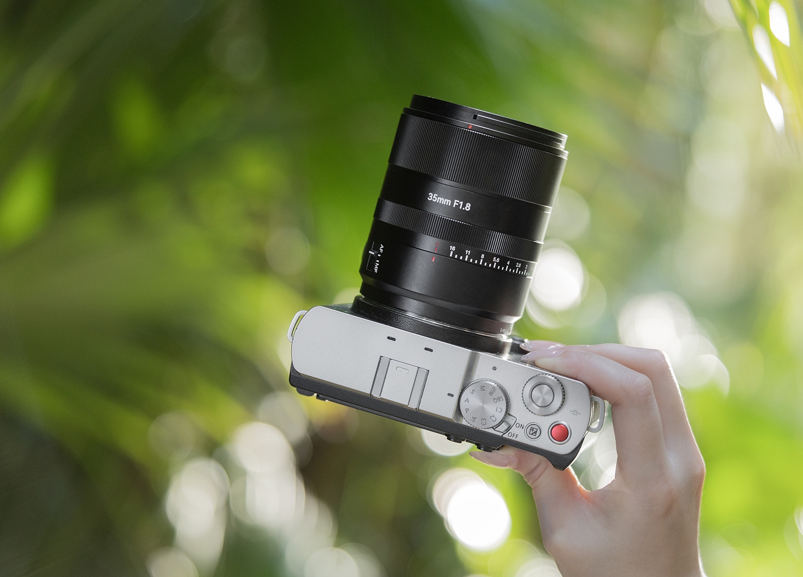 七工匠 7Artisans 35mm F1.8 AF「E/Z/Lマウント」大口径レンズ | 焦点