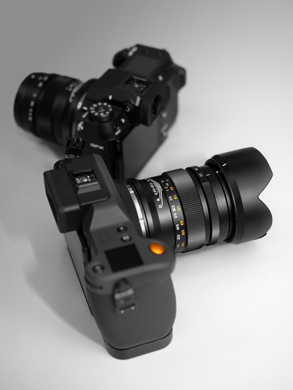 ������ PITTURA 30mm F2.4