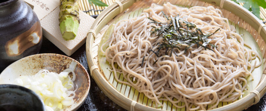 本田屋の乾麺 ─ パッケージと盛り付けイメージ