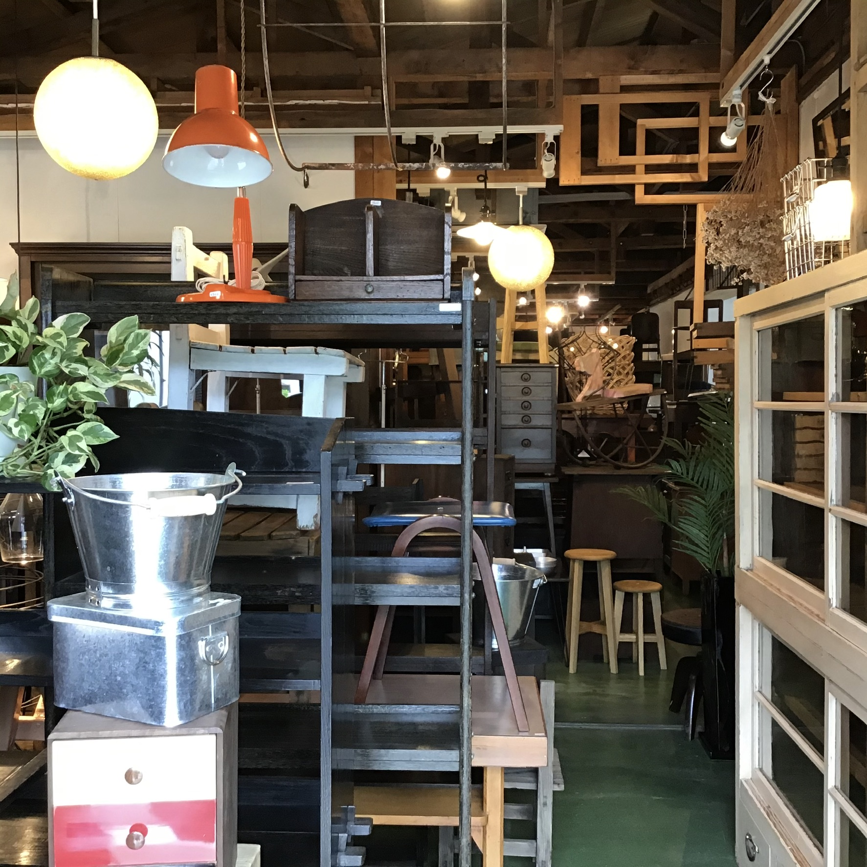 古家具古道具 そうすけ 店舗紹介