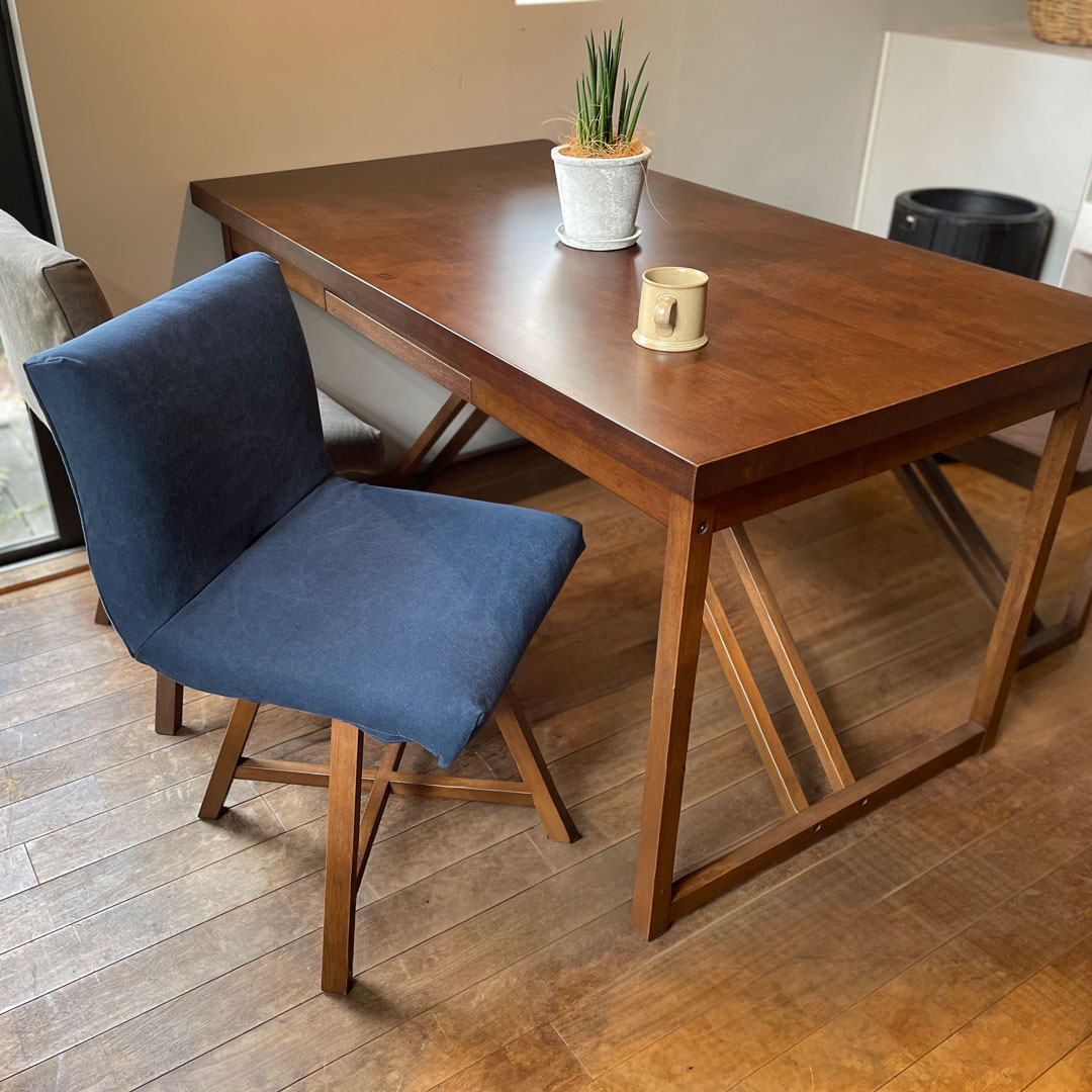 toccoラウンドチェアアンバーイメージ