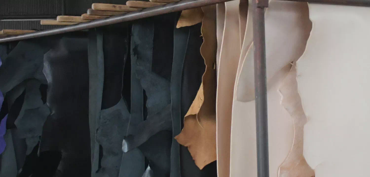 神戸のギフト・プレゼントに工房壱の名入れ刻印ヌメ革アイテム・ヌメ革の製造工程