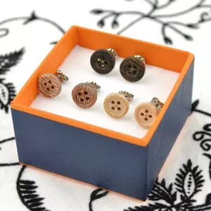 神戸のプレゼント・ギフトに工房壱の木製アクセサリー・雑貨・木製ピアス・ボタン