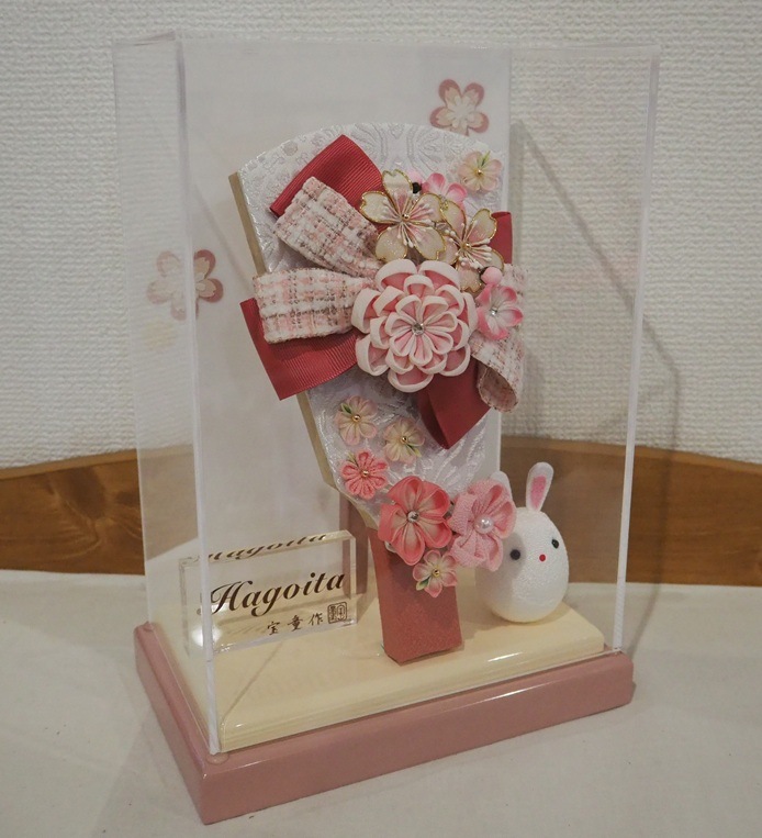 ���ʥ�����